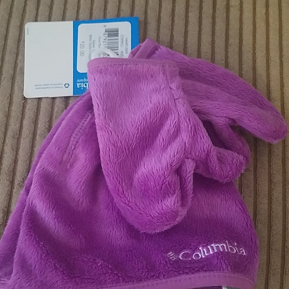 Columbia fleece winter hat and mittens set